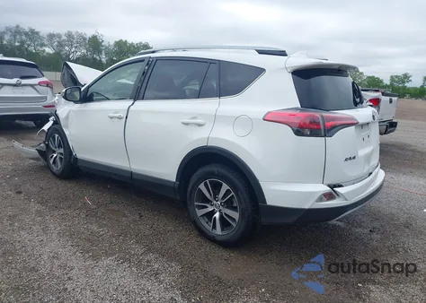 2017 Toyota Rav4 Xle z USA, uszkodzony, nr VIN JTMWFREV9HJ126106